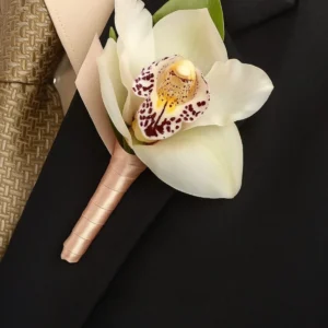 Boutonniere Prime L