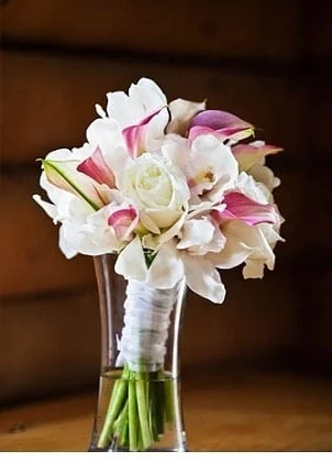 bridesmaid bouquet emerald emerald