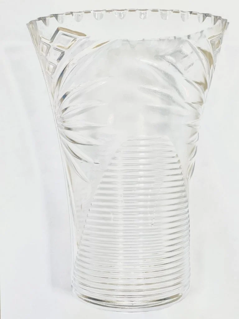 clear plastic vase amazonflowers.us plastic vase 1 768x1024 1