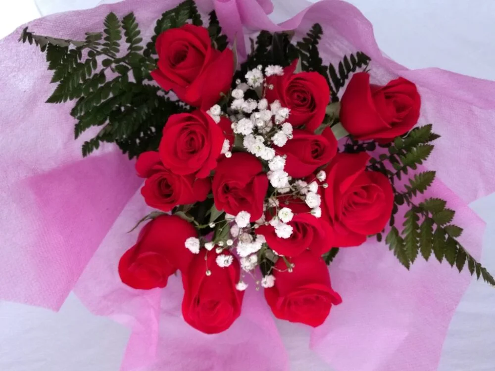 dozen roses bouquet be my valentine img 20170124 175237 1024x768 1