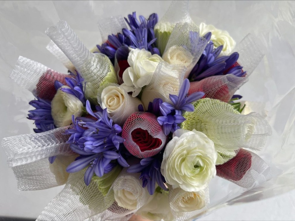 bridal bouquet carmen c amazonflowers.us bridal carmen 2 1024x768 1