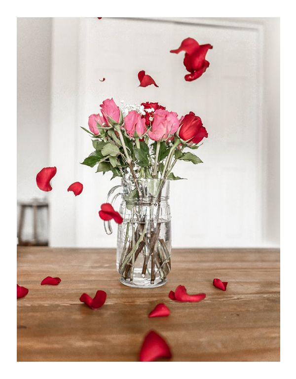 celebrate mothers day with beautiful fresh cut flowers petalos rosas rojas